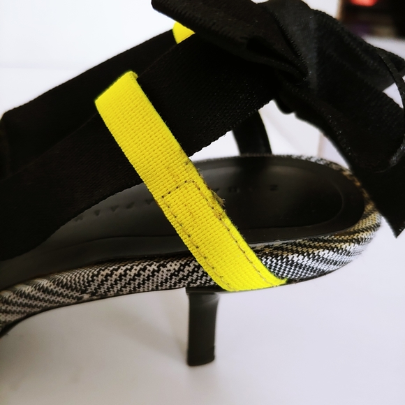 Zara Trafaulic Kitten Heels - Picture 7 of 8